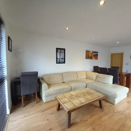 Apartment 2br Beautiful Mins From Seaside And Mountains