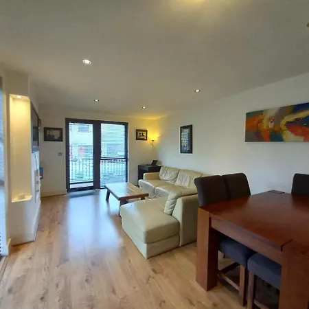 2br Beautiful Mins From Seaside And Mountains Apartment *